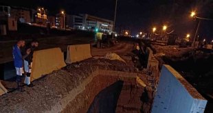 Tatvan'da araç çukura düştü: 3 yaralı