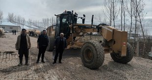 Gürpınar'da mahalle yolları yenileniyor