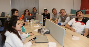 İşitme engelli baba ve oğlu olimpiyatlarda "şah-mat" mücadelesi verecek