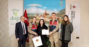 Ağrı'da resim yarışmasında dereceye giren öğrencilere ödülleri verildi