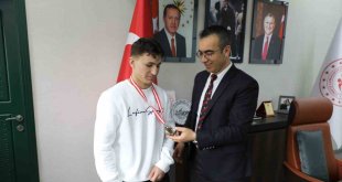 Ağrılı boksör Mir Boran Yıldırım Türkiye ikincisi oldu