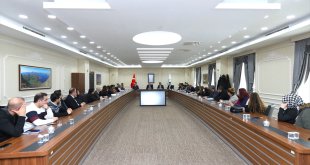 Bitlis Eren Üniversitesinde 'Turizm İhtisaslaşma Koordinatörlüğü İstişare Toplantısı' yapıldı