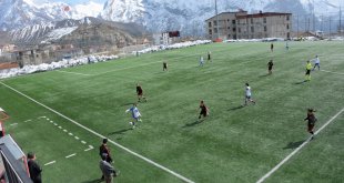 Yüksekova Belediyespor liderliğini sürdürdü