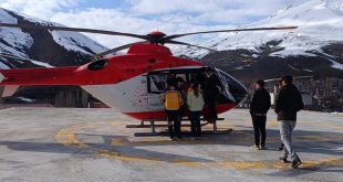 Şırnak ve Bahçesaray'da ambulans helikopter bebek hastalar için havalandı
