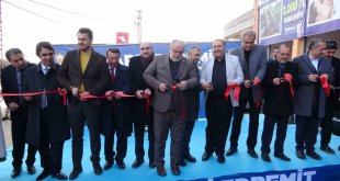 Edremit'te AK Parti'nin seçim koordinasyon merkezi törenle açıldı