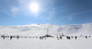 Hesarek Kayak Merkezi'nde sezonun 15 Mart'a kadar sürmesi bekleniyor