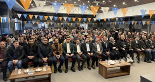 Elazığ'da AK Parti'ye katılanlara rozetleri takıldı