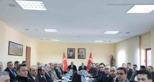 Ticaret Bakan Yardımcısı Uçarmak, Gürbulak Sınır Kapısı'nda incelemede bulundu