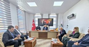 Bakan Özhaseki, Doğanşehir Belediyesi'ni ziyaret etti