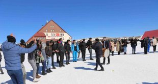 Bingöl Üniversitesi'nden 2'inci Hesarek Kar Festivali etkinliği