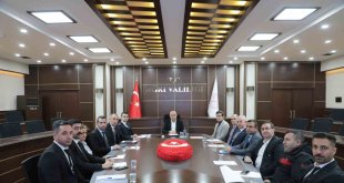 Ağrı Valisi Koç, bağımlılıkla mücadele, acil çağrı ve toprak koruma konularında toplantılar yaptı