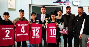 Tutak'ta Basketbolun Şampiyonlarına Kaymakamlık Desteği