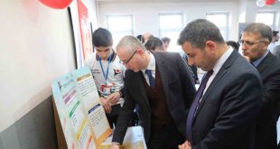 Ağrı'da Bilimsel Keşiflerin Önünü Açan TÜBİTAK 4006 Bilim Fuarı Heyecanı