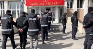Erzurum'da 5 ay takip sonucu düzenlenen tefecilik operasyonunda 4 zanlı tutuklandı
