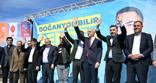 AK Parti Büyükşehir Adayı Sami Er, Doğanyol ilçesini ziyaret etti