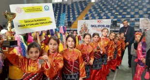 İzollu İlkokulu halk oyunları yarışmasında il ikincisi oldu