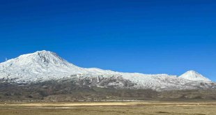 Ağrı Dağı ihtişamıyla göz kamaştırıyor