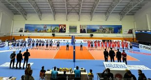 Voleybol: AXA Sigorta Efeler Ligi