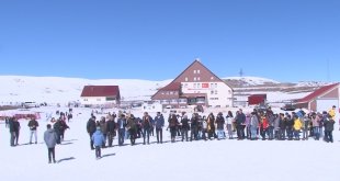 Hesarek Kayak Merkezi'ni 5 haftada 40 bin kişi ziyaret etti