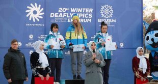 Erzurum 20. İşitme Engelliler Kış Olimpiyat Oyunları'nda ilk madalyalar verildi