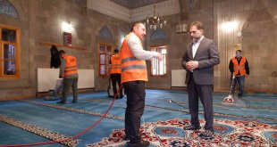 Erzurum'da camilerde Ramazan temizliği