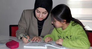 Ağrı'da gönüllü üniversite öğrencileri yetim çocukları geleceğe hazırlıyor