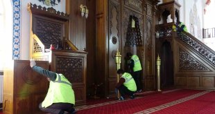 Van'da camiler Ramazan ayına hazırlanıyor