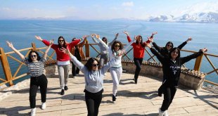 Akdamar Adası'nda zumba, pilates ve yoga etkinliği