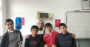 Ağrı'da öğrenciler geri dönüşüm malzemeleriyle teknolojik aletler yaptı