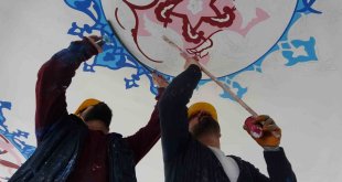 Tıbbiye Camii'nin duvarlarına Osmanlı ve Rûmî motifleri işleniyor