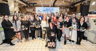 Kadın üreticiler CarrefourSA'da buluştu