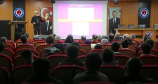 Hakkari'de 'Faylar Üzerinde Yaşayan Kent: Hakkari' konulu konferans düzenlendi