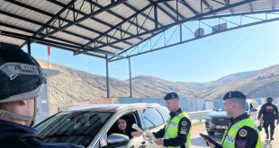 Jandarma ekipleri kadınları unutmadı