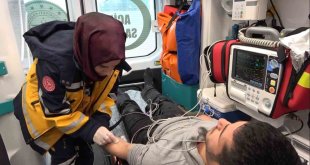 Kadın paramedikler, zorlu yollarda özveriyle hayat kurtarıyor