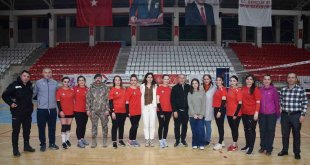 Emniyetin kadınları finalde