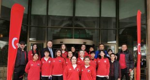 Elite World Van Otel kadın futbolcuları ağırladı