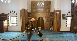 Elazığ Belediyesi camilerde Ramazan hazırlığını sürdürüyor