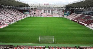 Elazığ'dan kardeşlik mesajı: Stadyum Türk ve Filistin bayraklarıyla donatıldı