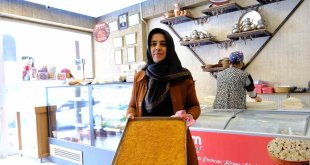 Erzincan'da iftar sofralarının vazgeçilmez lezzeti: 'Kesme kadayıf tatlısı'