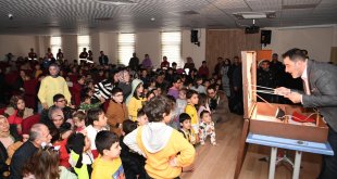 Muş'ta "Karagöz Bilim İnsanları İle Tanışıyor" gösterimi yapıldı