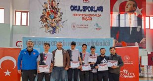 Tercan dart takımı bölge birincisi oldu