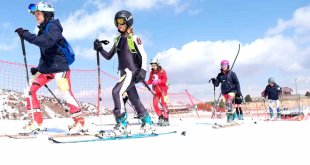 Dağ Kayağı Gençler ve Büyükler Türkiye Şampiyonası Erzincan'da düzenlenecek
