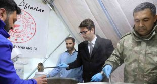 Erciş'te iftar çadırına yoğun ilgi