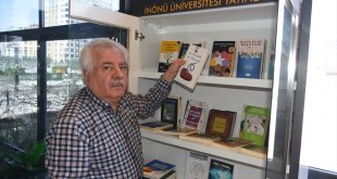 Malatya'da kitaplık yaptıran işletmelerin kitapları üniversiteden sağlanıyor