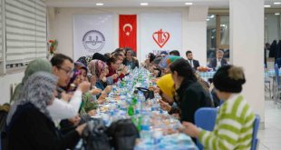 'İyilik Buluşmaları' kapsamında iftar sofrasında engelli ve hafız öğrencilerle buluşuldu