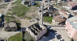 300 yıllık cami bakımsızlıktan harabeye döndü