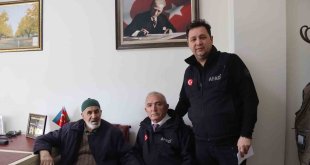 Emeklilik maaşını Gazze'ye bağışladı