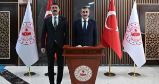 Cumhurbaşkanı Yardımcısı Cevdet Yılmaz, Tunceli Valiliğini ziyaret etti
