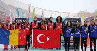 Millilerimizden Kar Voleybolunda 3 Madalya