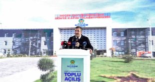 Cumhurbaşkanı Yardımcısı Yılmaz: "Yıl sonunda 200 bin konut hak sahiplerine teslim edilecek"